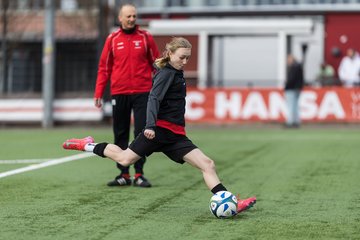 Bild 82 - wBJ FC St. Pauli - Walddoerfer SV : Ergebnis: 3:4